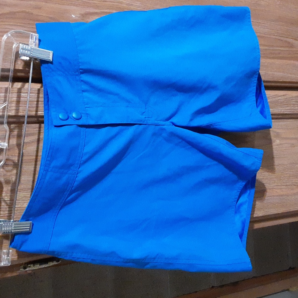 LL Bean silky womans blue shorts size 6